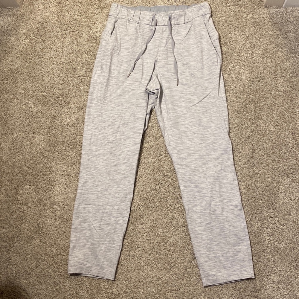 Lululemon size 6 joggers grey white lines